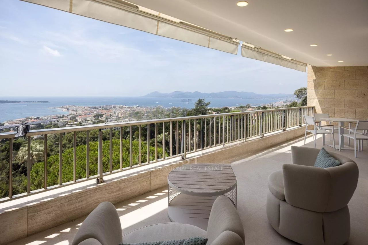 Квартира в Каннах, Франция, 106 м² - фото 1