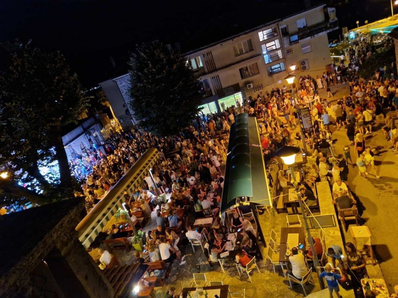 Кафе, ресторан в Рисане, Черногория, 60 м² - фото 6