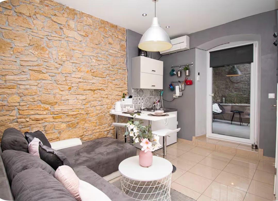 Квартира в Пуле, Хорватия, 35 м² - фото 1