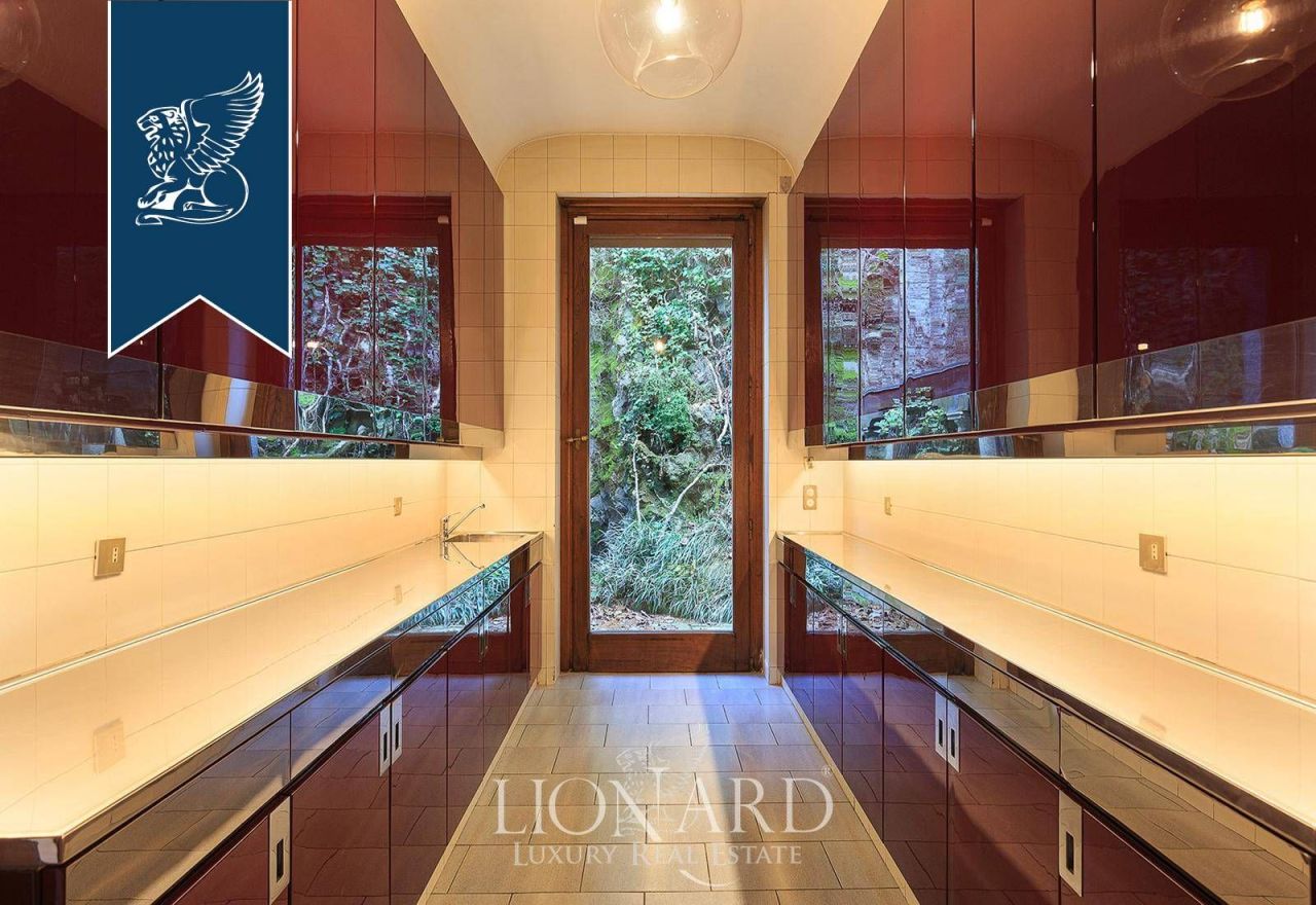 Вилла в Комо, Италия, 980 м² - фото 12