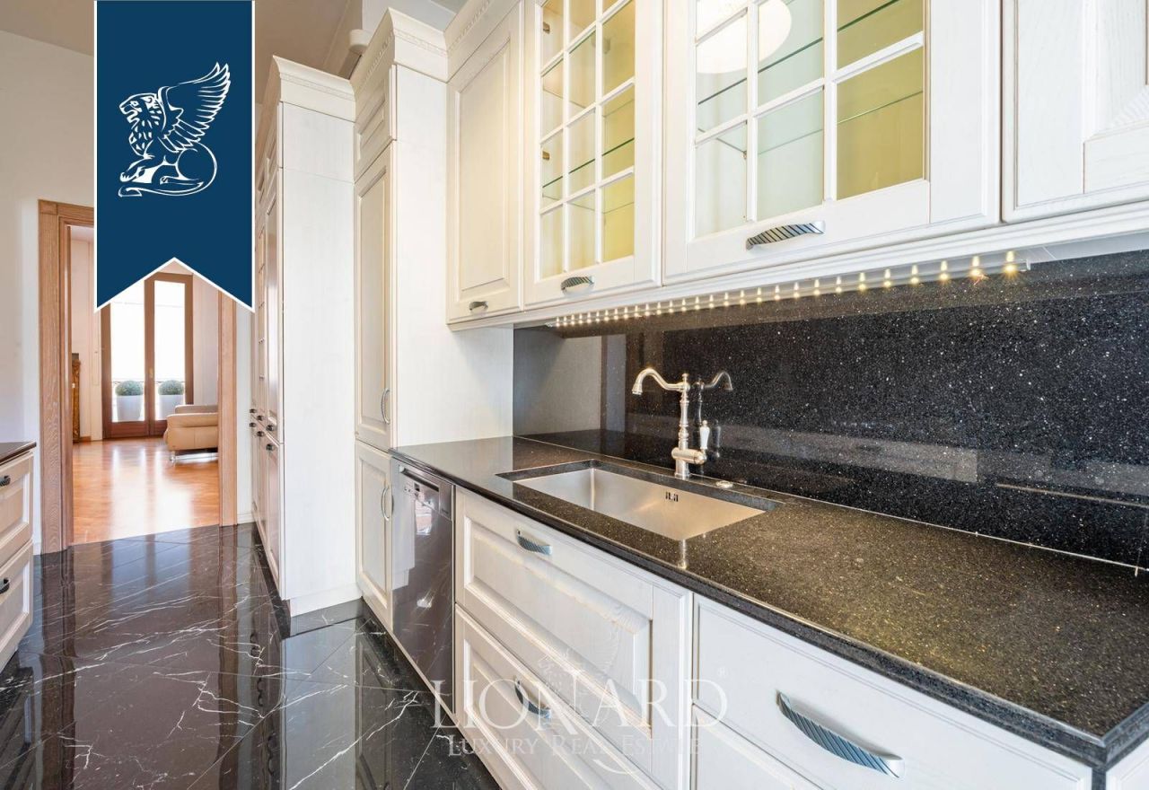 Апартаменты в Милане, Италия, 175 м² - фото 12