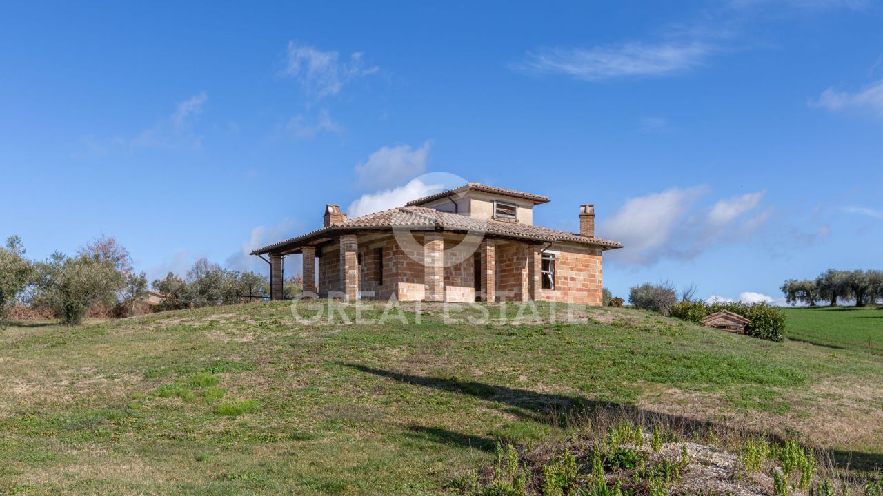 Дом Montecastrilli, Италия, 230.5 м² - фото 1