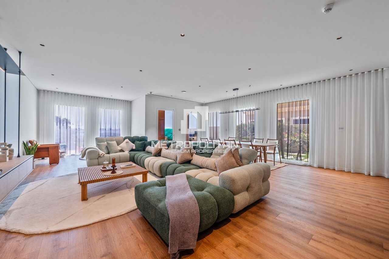 Вилла в Дубае, ОАЭ, 588 м² - фото 1