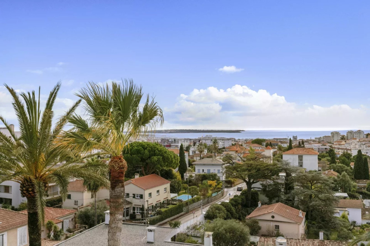 Квартира в Каннах, Франция, 108 м² - фото 1