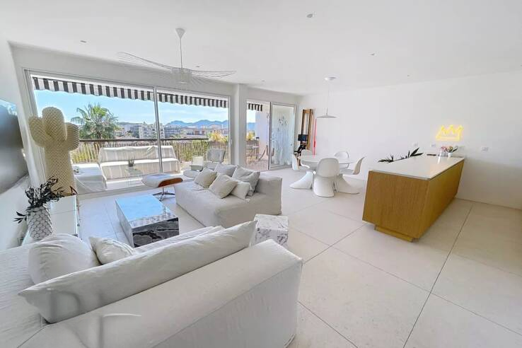 Квартира в Каннах, Франция, 90 м² - фото 1