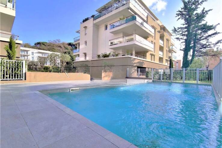 Квартира в Каннах, Франция, 45 м² - фото 1