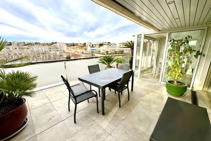 Квартира в Каннах, Франция, 90 м² - фото 1