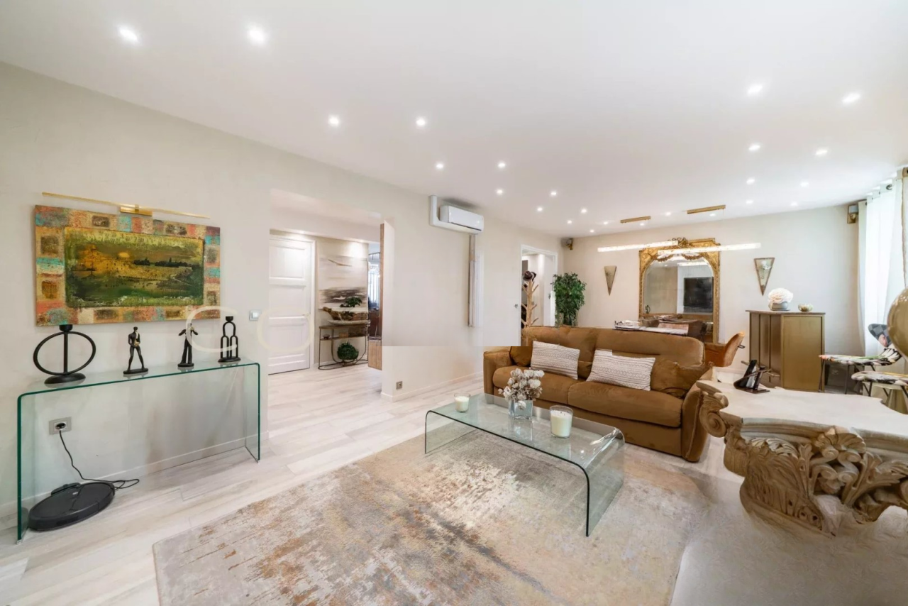 Квартира в Каннах, Франция, 118 м² - фото 2