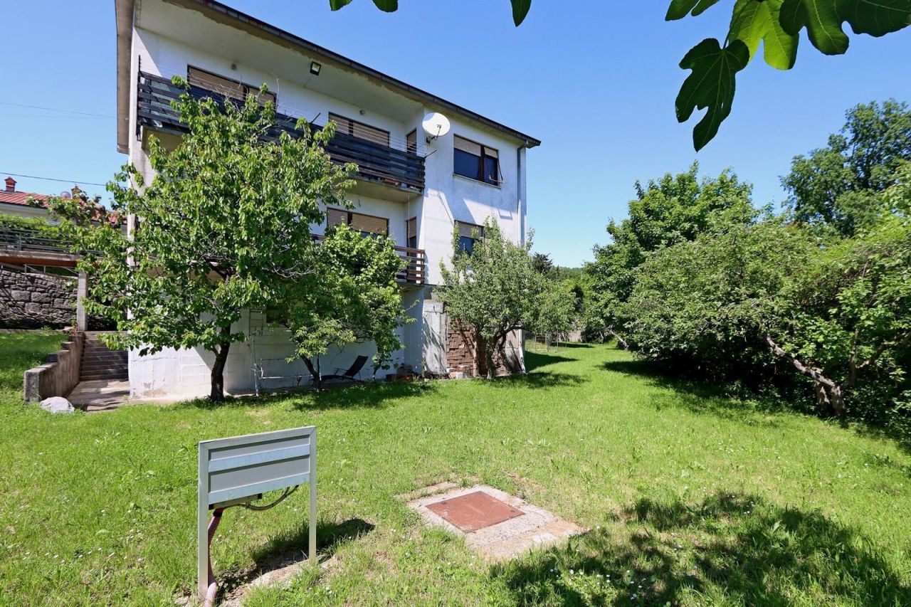 Вилла в Матульи, Хорватия, 399 м² - фото 1