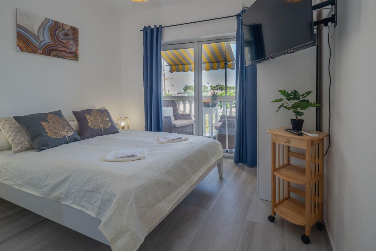 Отель, гостиница Banjole, Хорватия, 420 м² - фото 1