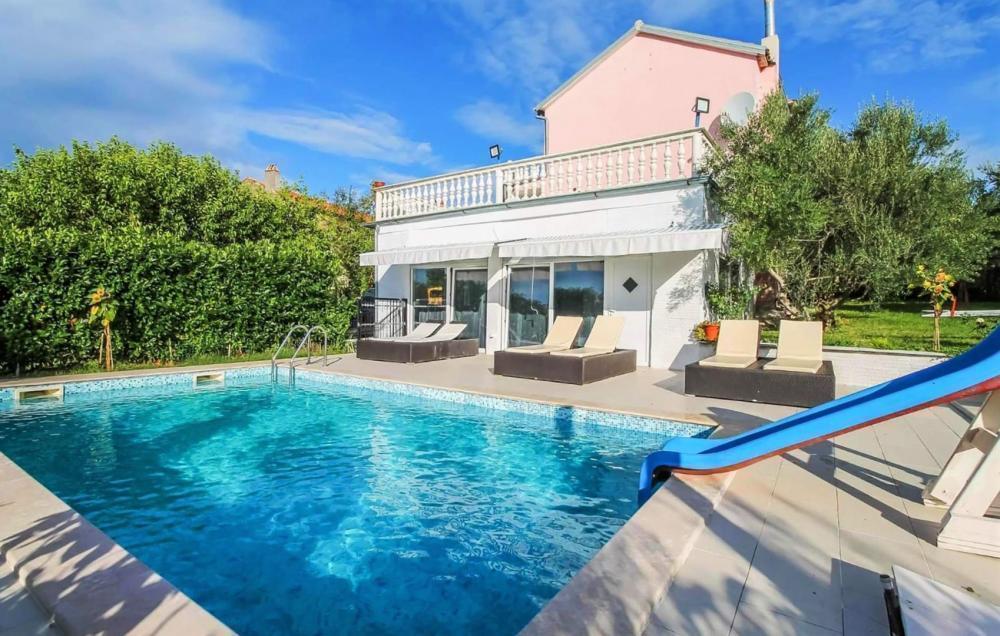 Вилла в Бртонигле, Хорватия, 220 м² - фото 1