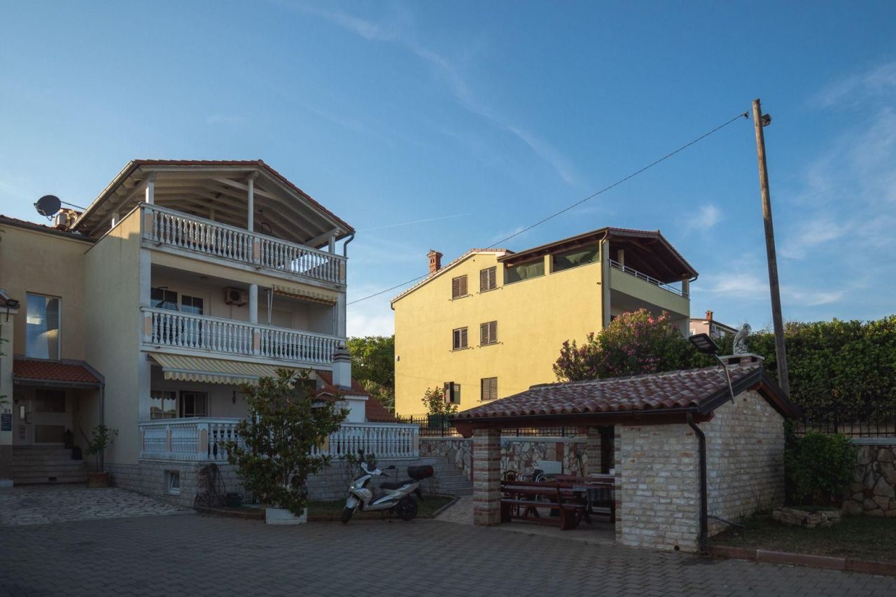 Отель, гостиница Banjole, Хорватия, 420 м² - фото 3