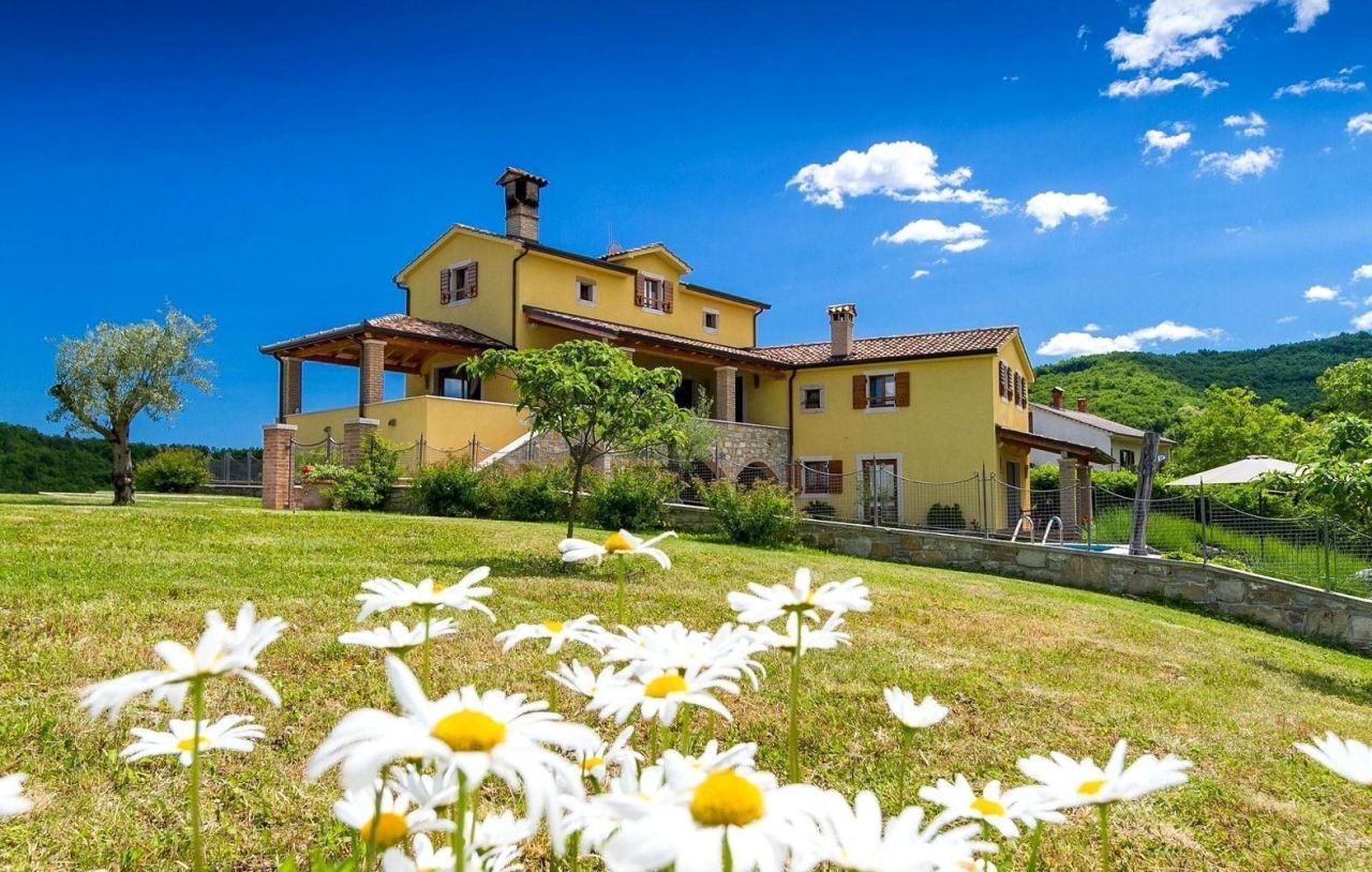 Вилла в Мотовуне, Хорватия, 300 м² - фото 3