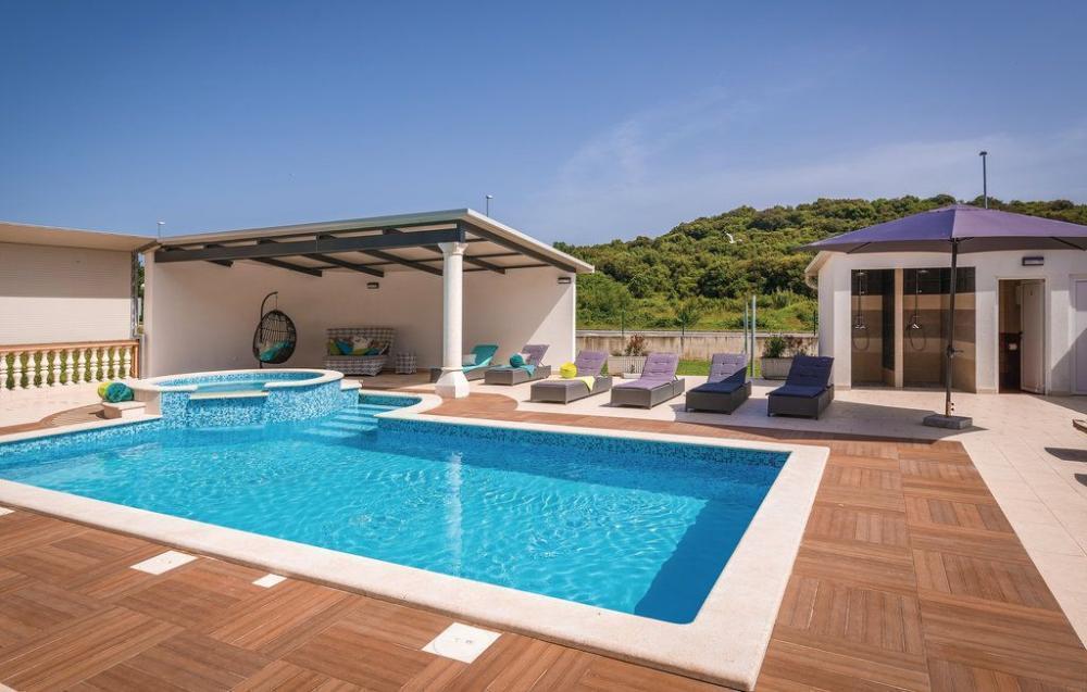 Вилла в Пуле, Хорватия, 565 м² - фото 5