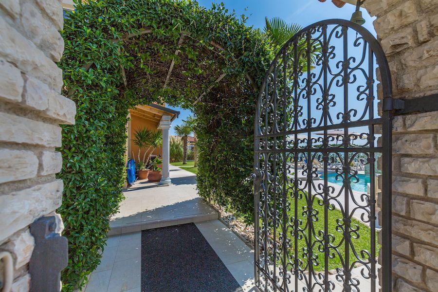 Отель, гостиница в Медулине, Хорватия, 550 м² - фото 7