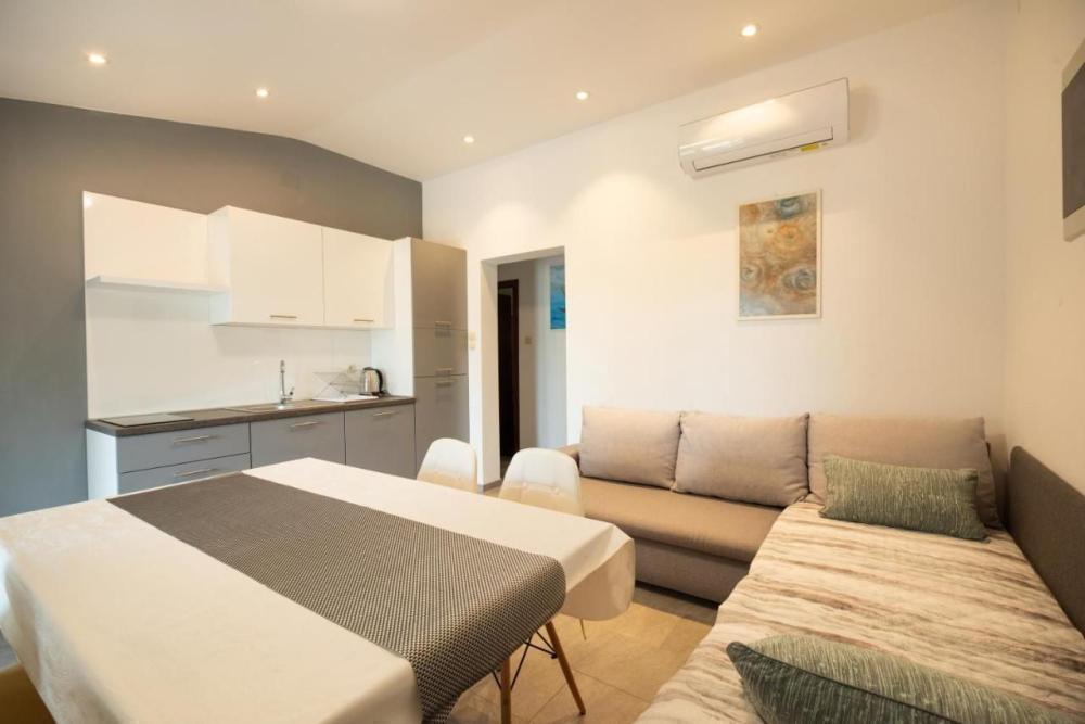 Отель, гостиница Selce, Crikvenica, Хорватия, 300 м² - фото 9