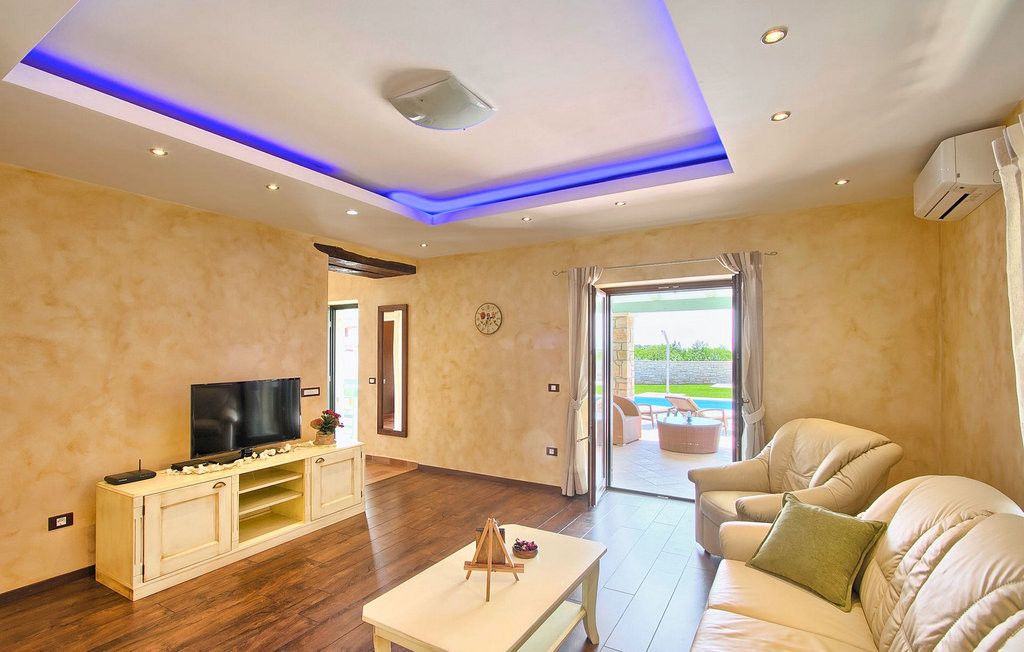 Вилла в Тиняне, Хорватия, 250 м² - фото 11