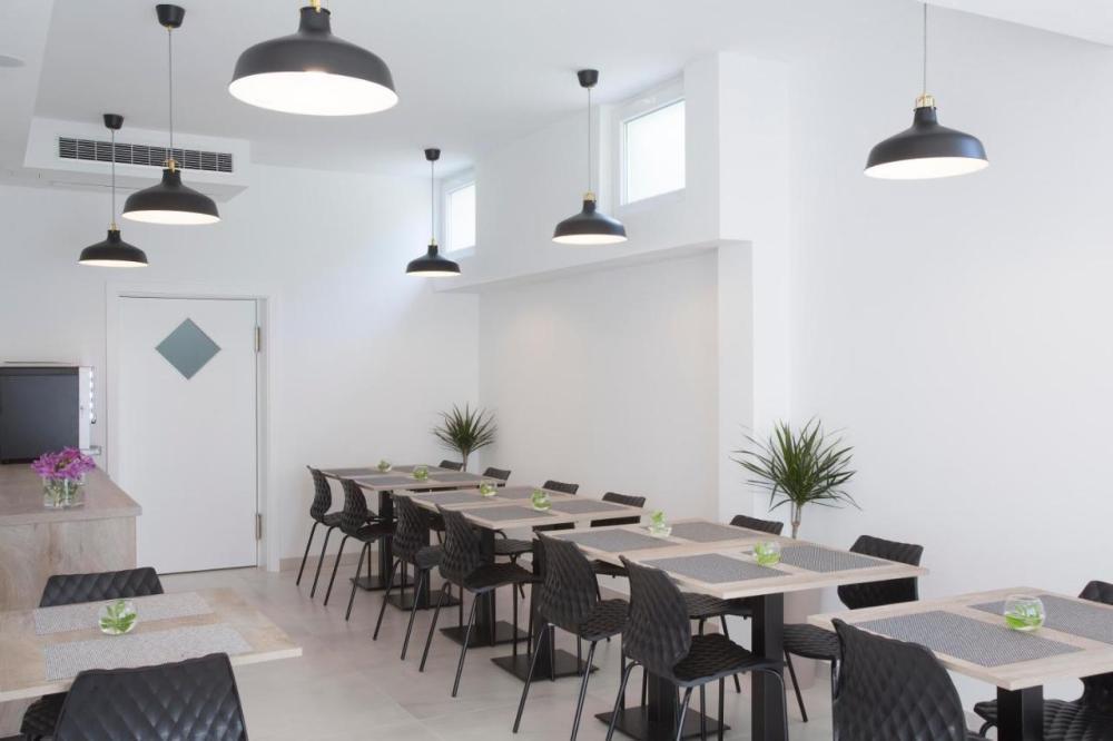 Отель, гостиница на острове Паг, Хорватия, 1 200 м² - фото 11