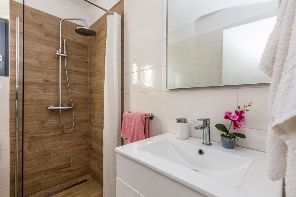 Отель, гостиница Njivice, Omišalj, Хорватия, 388 м² - фото 13