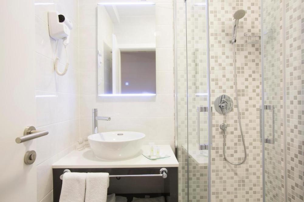 Отель, гостиница на острове Паг, Хорватия, 1 200 м² - фото 19