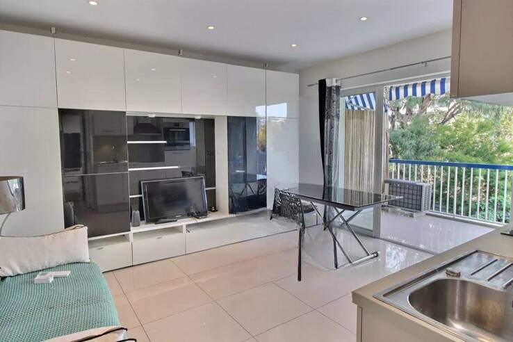 Квартира в Каннах, Франция, 30 м² - фото 1