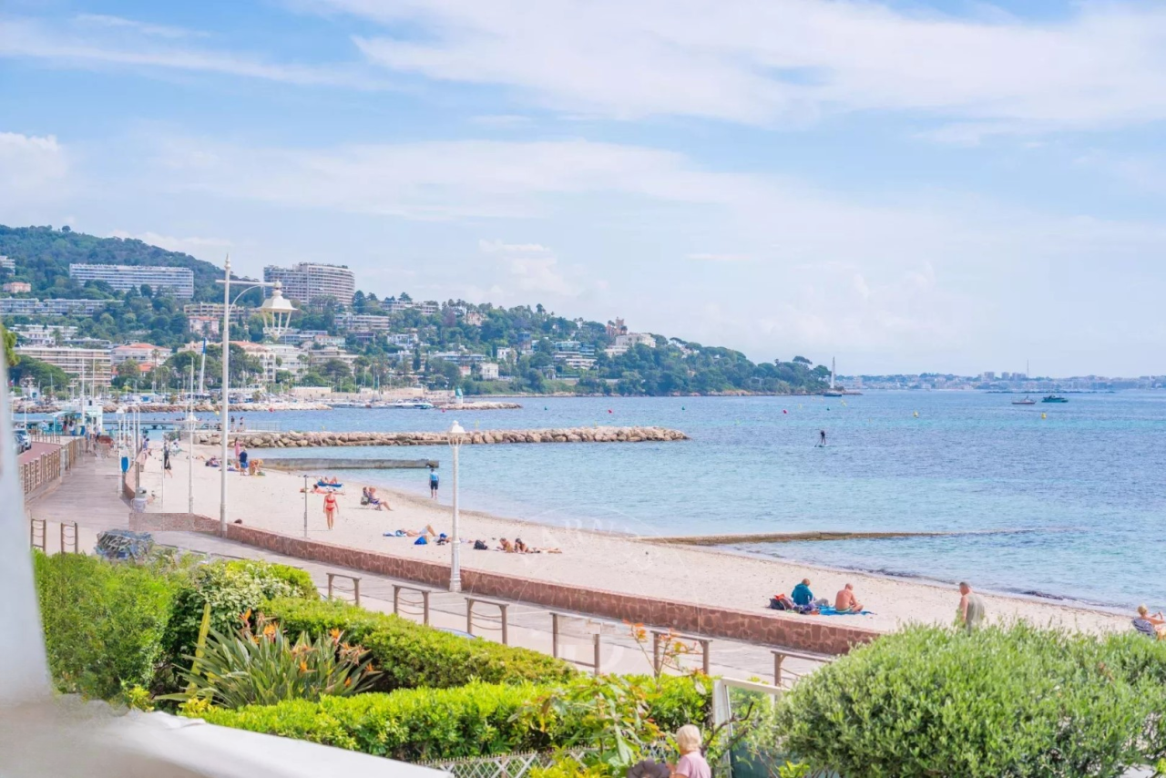 Квартира в Каннах, Франция, 85 м² - фото 1