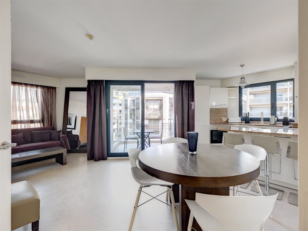 Квартира в Каннах, Франция, 70 м² - фото 1