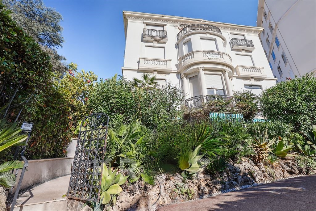 Квартира в Каннах, Франция, 107 м² - фото 2