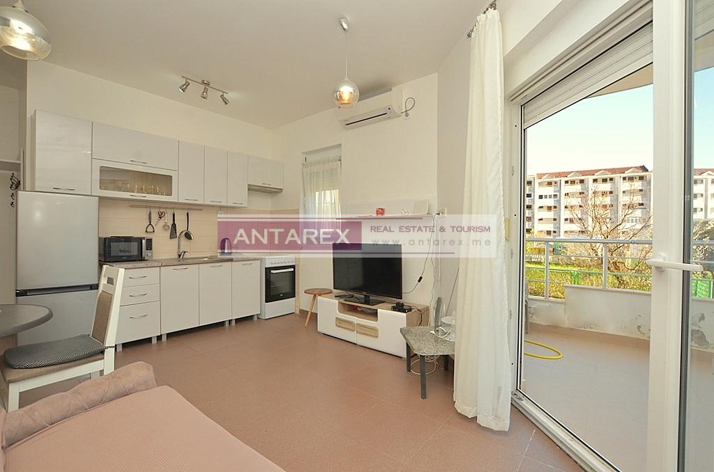 Апартаменты в Биеле, Черногория, 46 м² - фото 1