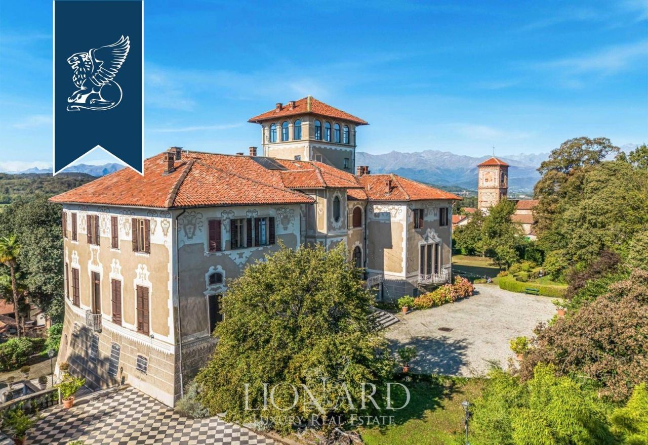 Замок в Турине, Италия, 2 964 м² - фото 1