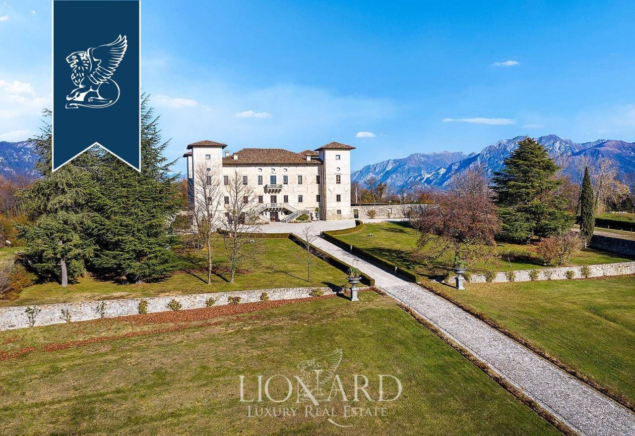 Замок в Удине, Италия, 2 700 м² - фото 2