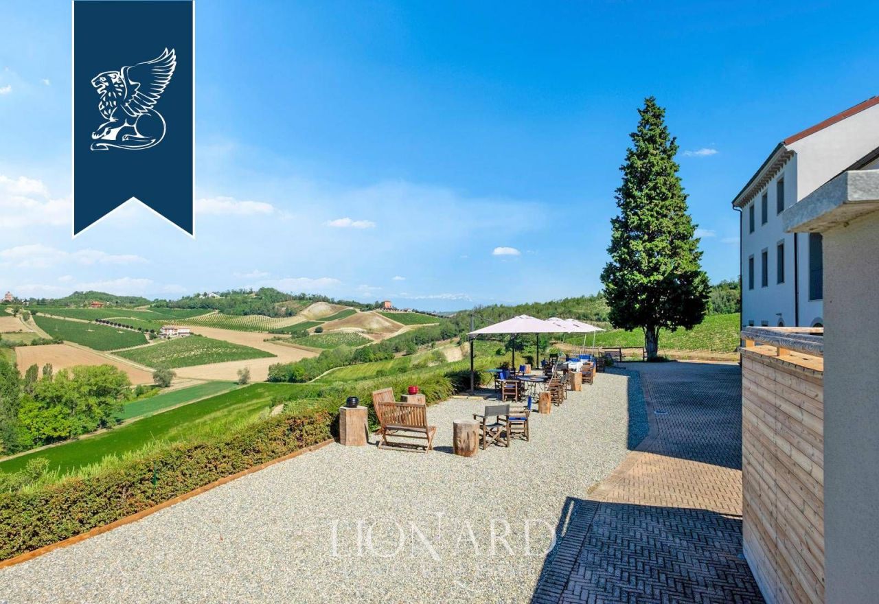 Вилла в Алессандрии, Италия, 600 м² - фото 4