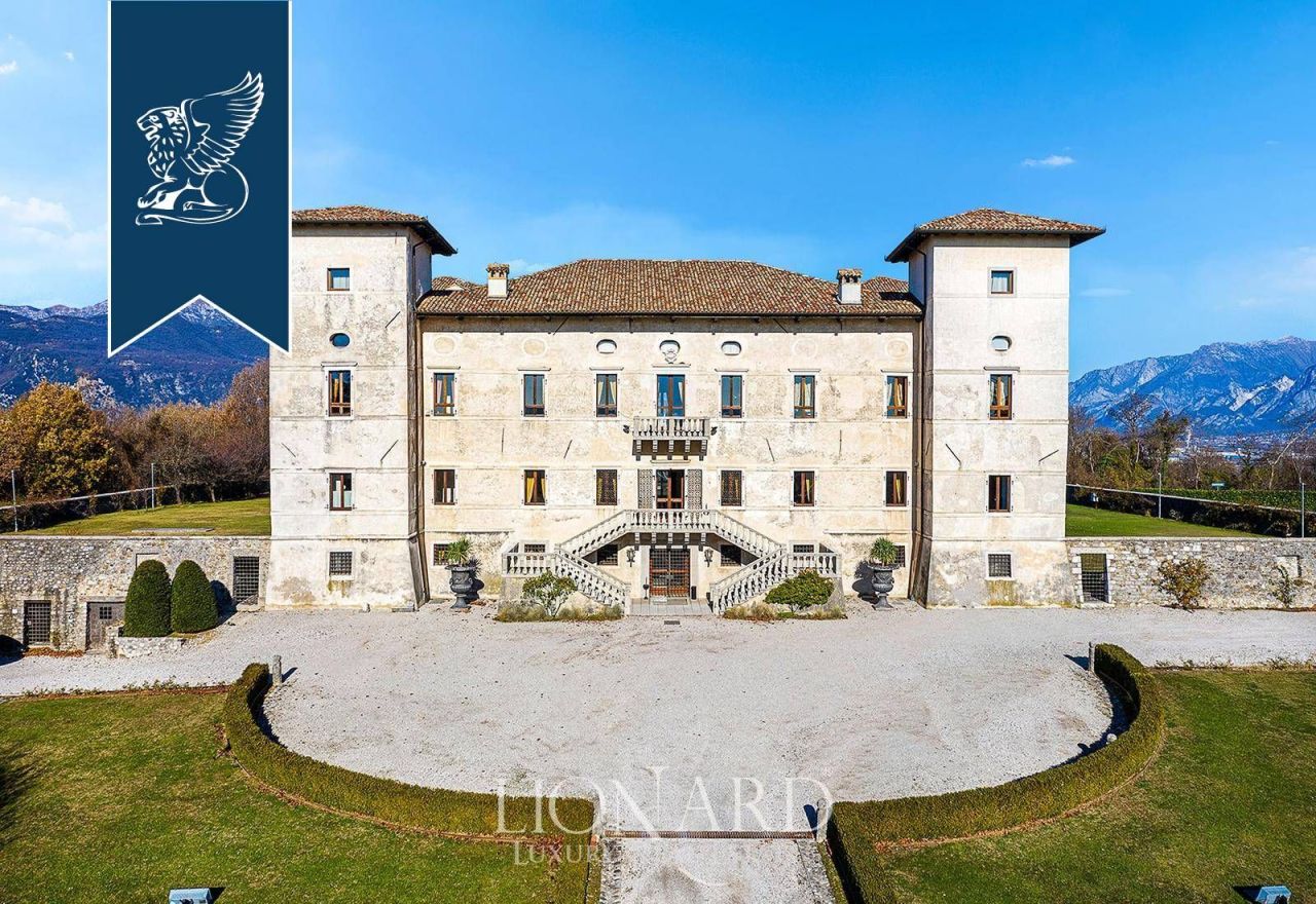 Замок в Удине, Италия, 2 700 м² - фото 6