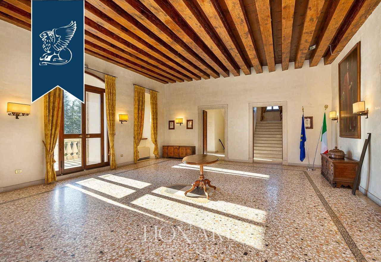 Замок в Удине, Италия, 2 700 м² - фото 15