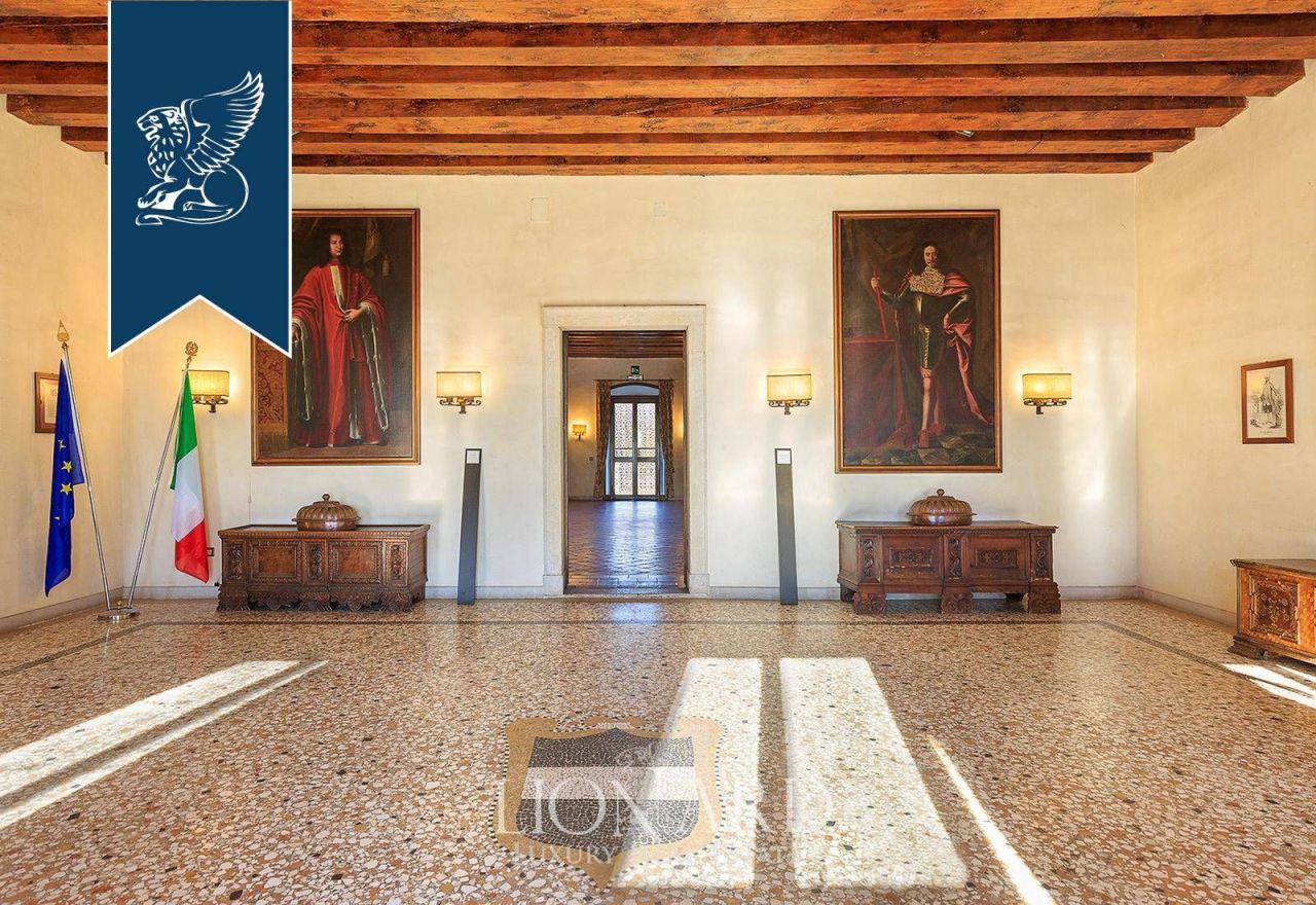 Замок в Удине, Италия, 2 700 м² - фото 17