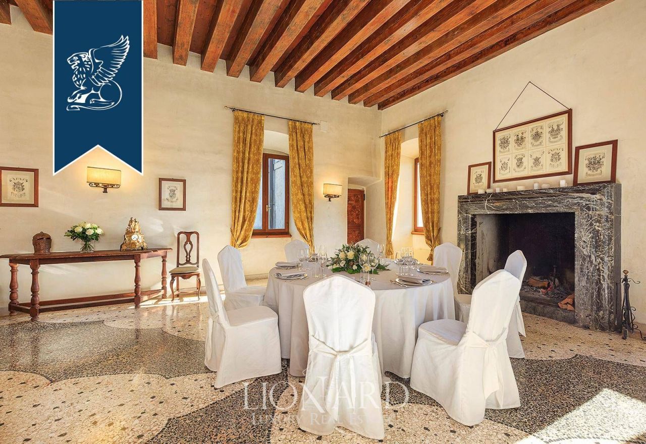 Замок в Удине, Италия, 2 700 м² - фото 18