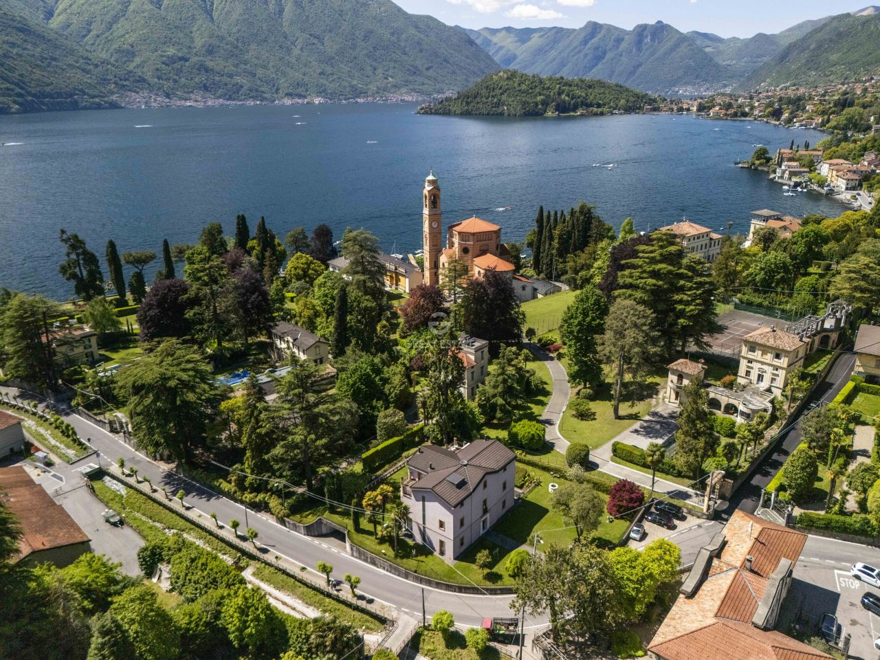 Вилла в Комо, Италия, 751.85 м² - фото 1