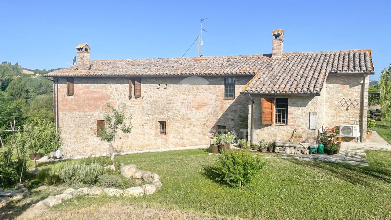 Дом в Тоди, Италия, 258 м² - фото 3