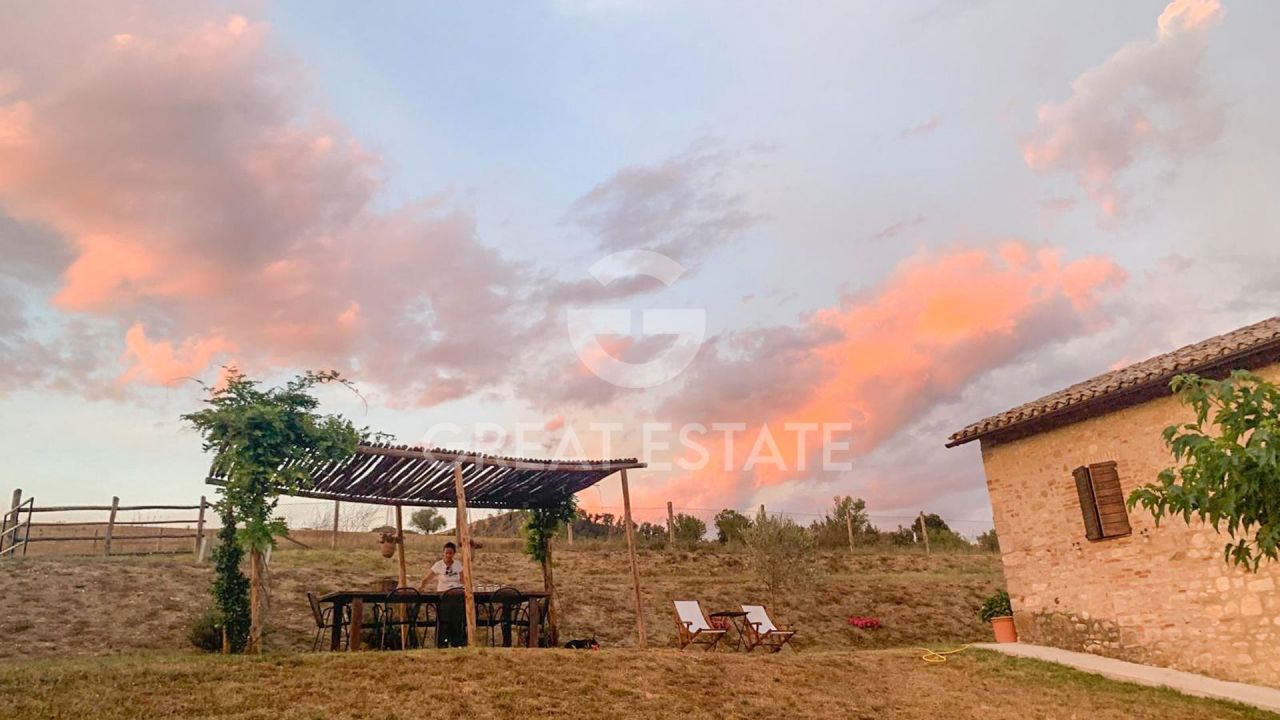 Дом в Тоди, Италия, 258 м² - фото 6