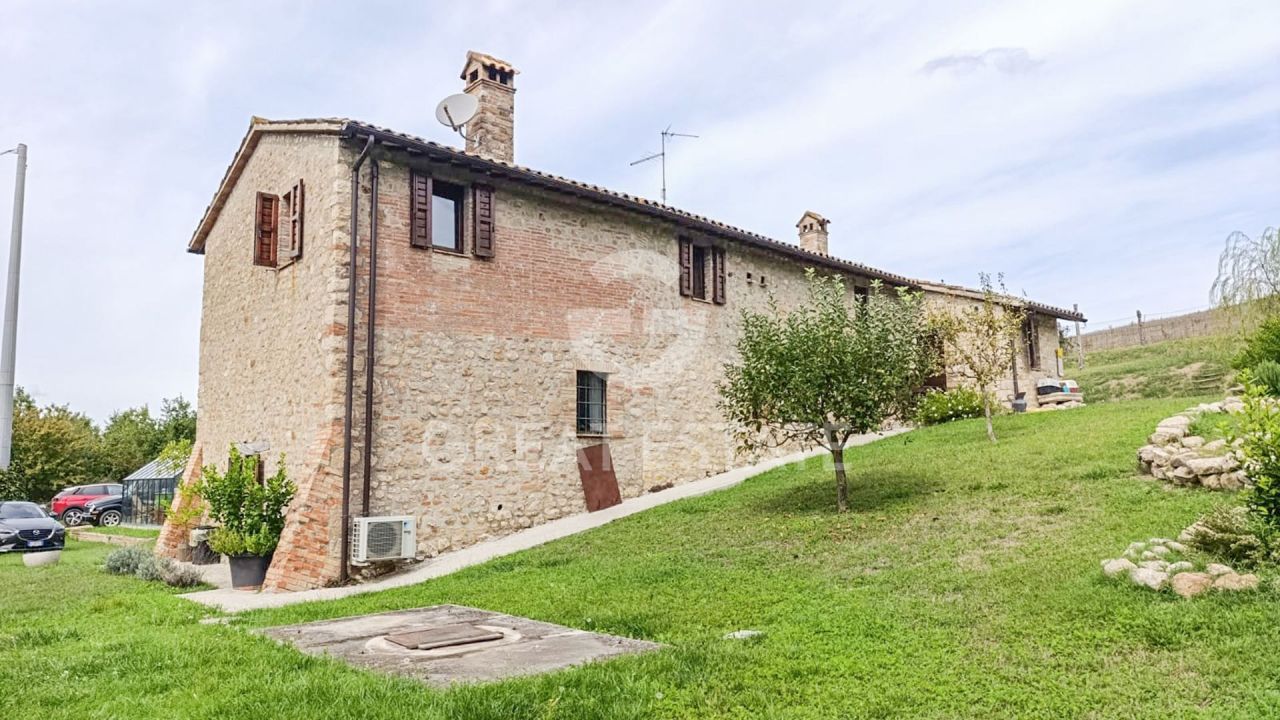 Дом в Тоди, Италия, 258 м² - фото 7