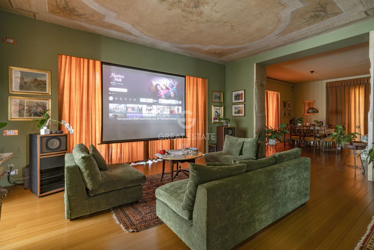 Вилла в Комо, Италия, 751.85 м² - фото 13