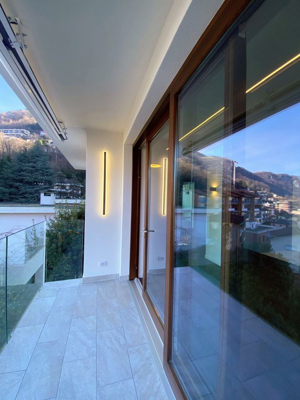 Вилла в Кампионе-д'Италия, Италия, 250 м² - фото 3