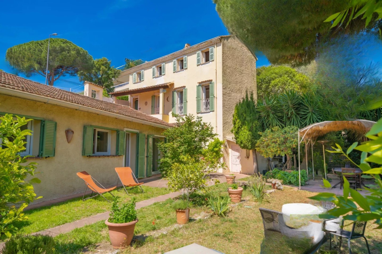 Квартира в Каннах, Франция, 150 м² - фото 1