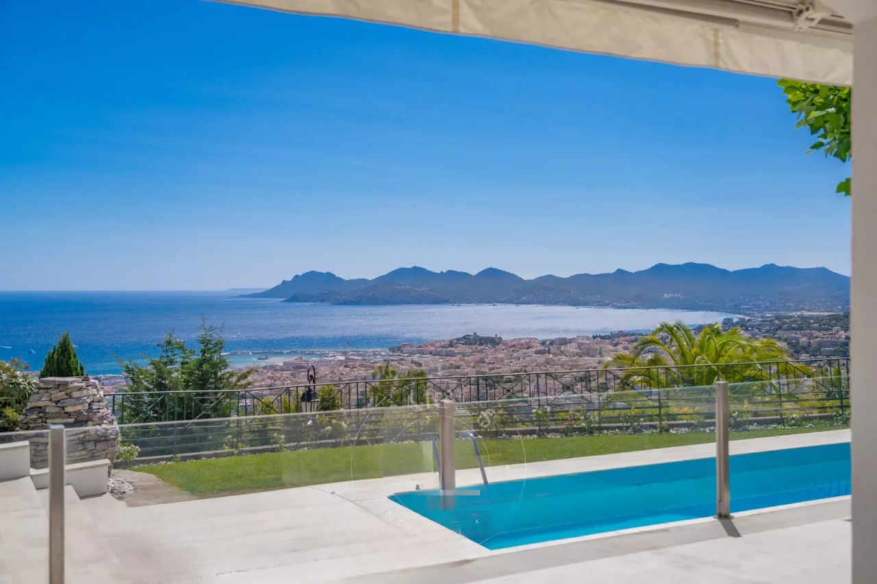 Квартира в Каннах, Франция, 208 м² - фото 1