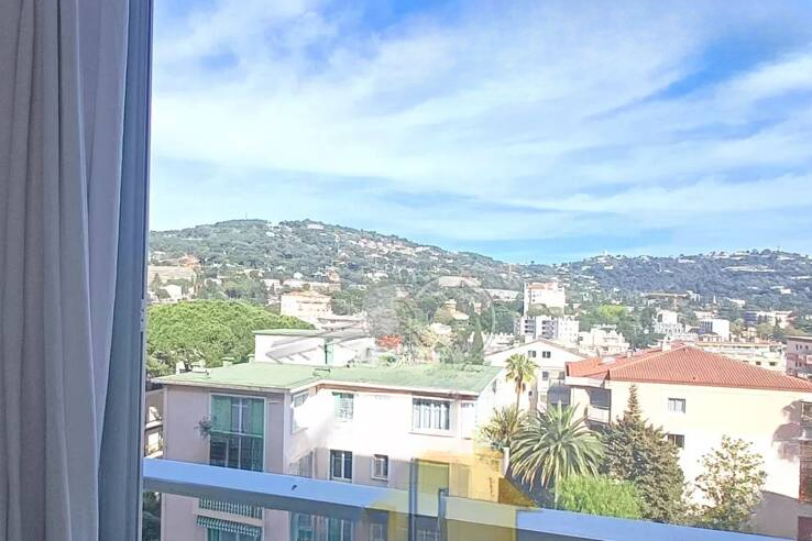 Квартира в Каннах, Франция, 60 м² - фото 1