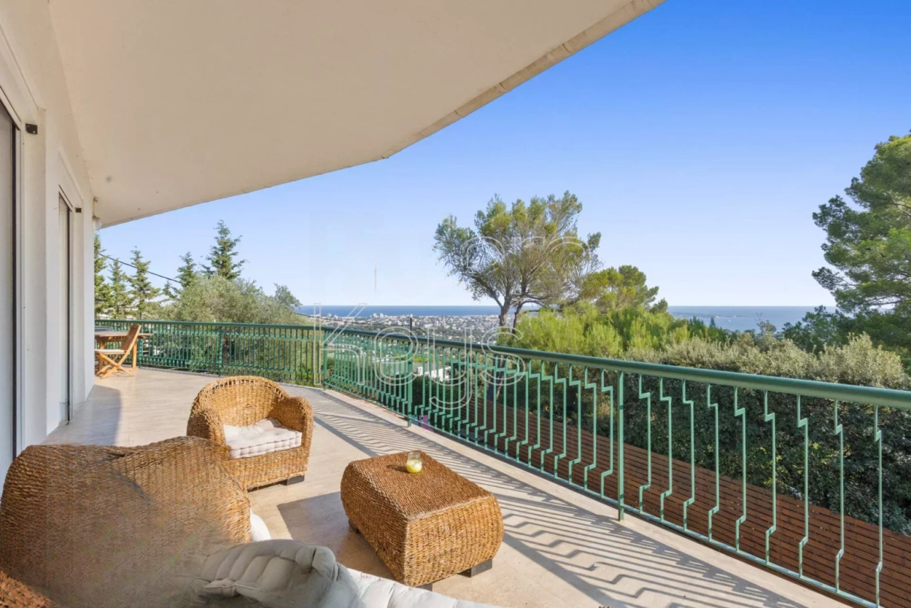 Квартира в Каннах, Франция, 220 м² - фото 1