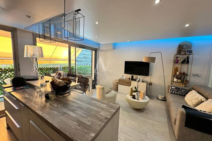 Квартира в Каннах, Франция, 49 м² - фото 1