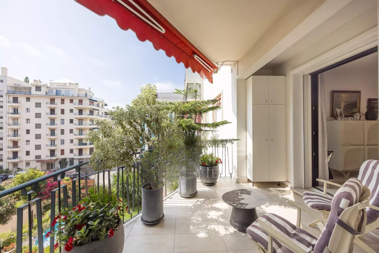 Квартира в Каннах, Франция, 111 м² - фото 2