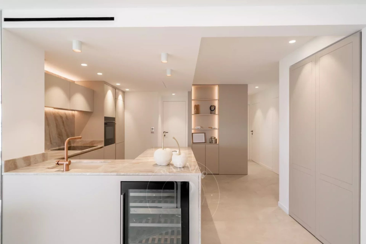 Квартира в Каннах, Франция, 95 м² - фото 17