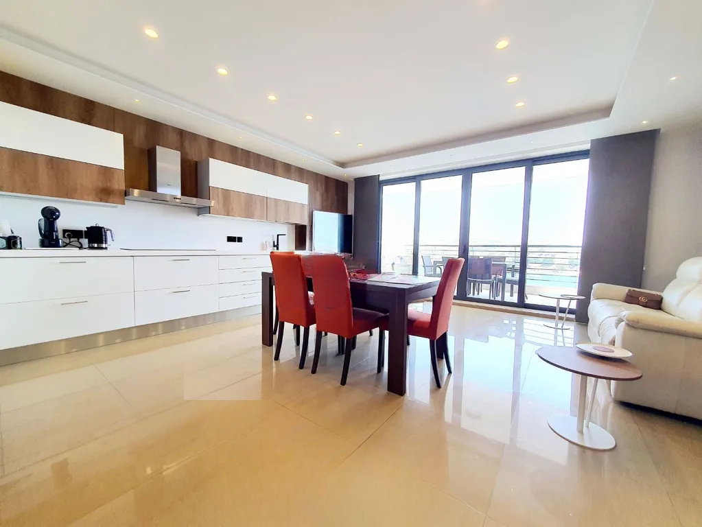 Квартира в Слиме, Мальта, 240 м² - фото 1